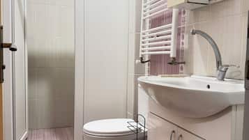 Appartement, balkon | Badkamer