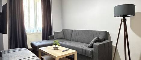 Leilighet, balkong | Oppholdsområde