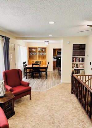 Dining -  Raspberry House is a farmhouse retreat in Beautiful Georgetown Idaho. (Montpelier)