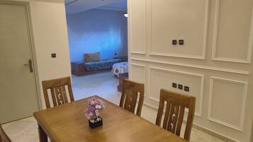 Appartement Classique, vue ville | Restauration