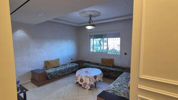 Căn hộ phong cách cổ điển, quang cảnh thành phố | Nội thất