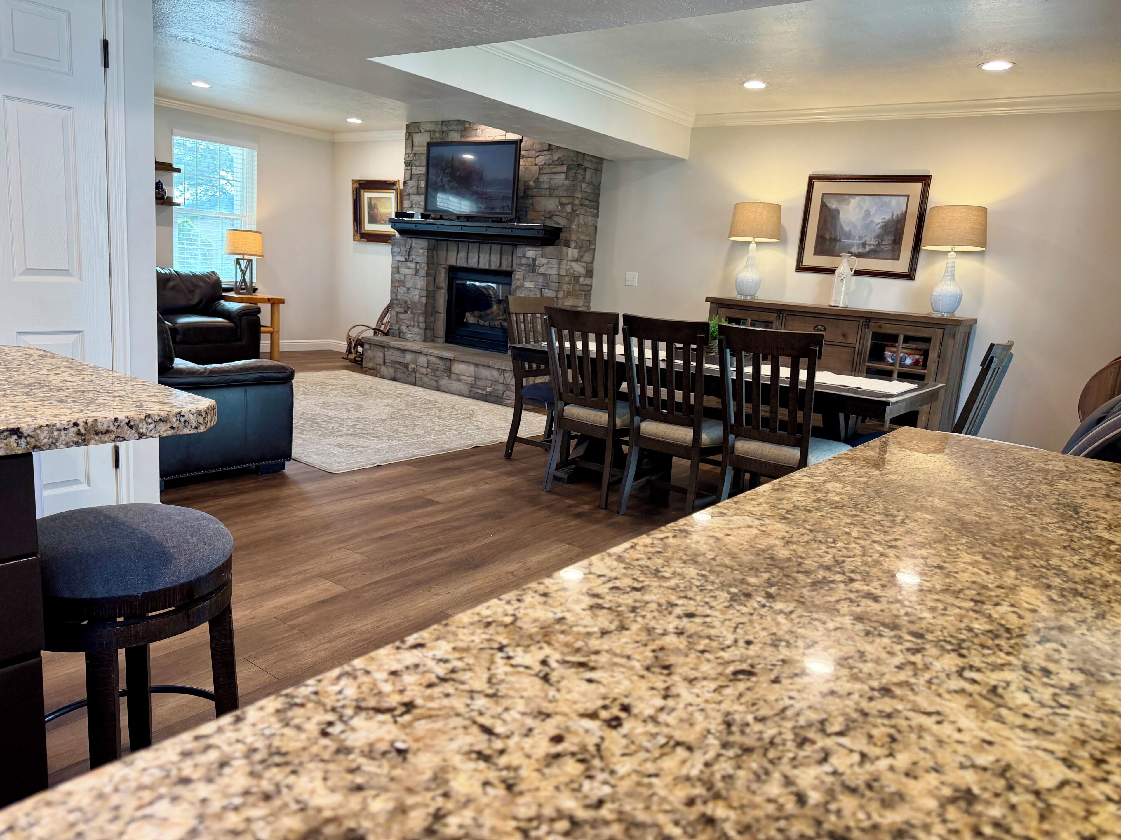 Mountain View Escape - 4br Sleeps 7, Fire Pit, Private Yard, 7 Min To Canyons - Sandy, UT