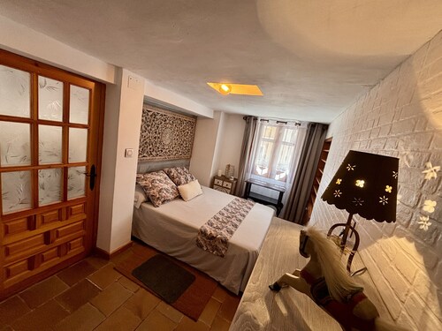 La Casita del Salvador by Gloove