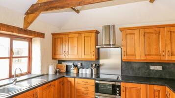 Dishwasher, cookware/dishes/utensils