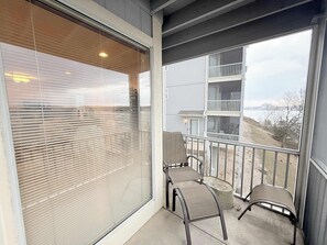 Apartamento, varias camas, balcón (By The Lake) | Vistas desde la habitación