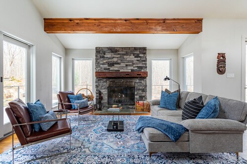 NEW: Sunny Modern Home in Narrowsburg