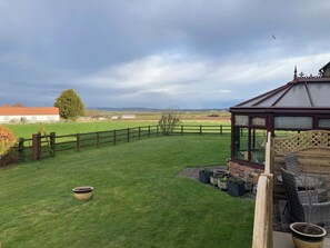 Property grounds - Bumble Bee Lodge (Filey)