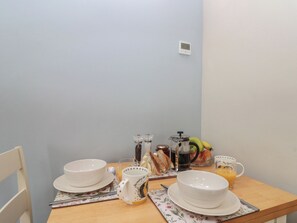 Dining - Bumble Bee Lodge (Filey)