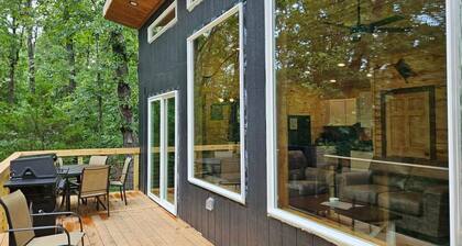 Wildwood Cabins Secluded Lakeside Cabin w/ High-End Private Hot Tub & Fire Pit