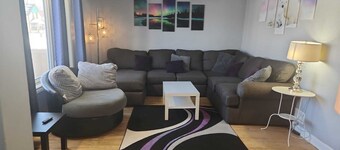 Northside Comfort 2 !!! Pet Friendly Budget Rental Close to HSC and The Forks
