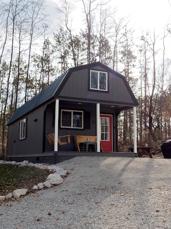 Exterior. Cozy Lofted Cabin #3 at Cataract Lake Getaway