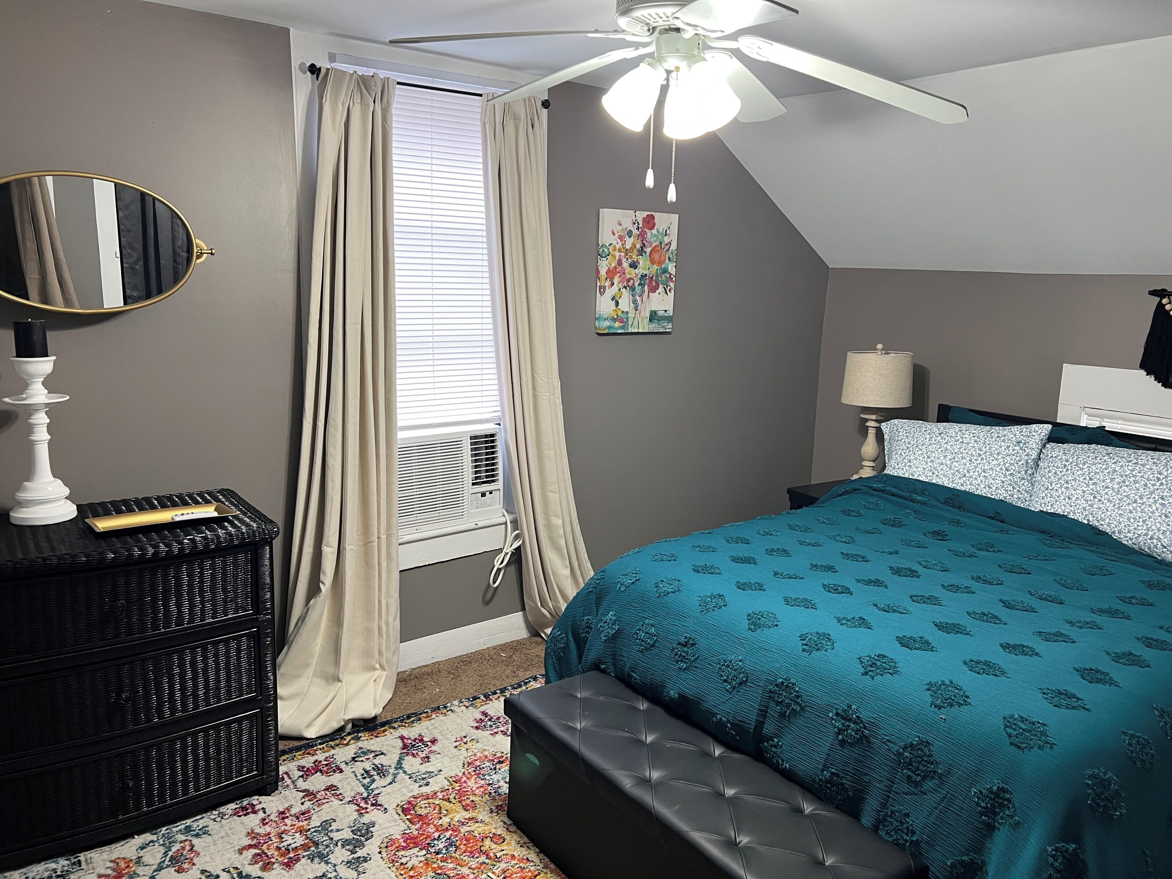 Iron/ironing board, Internet, bed sheets