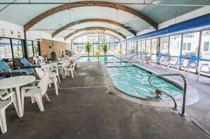 Pool - Great hotel room close to beaches and activities in Yarmouth/Cape Cod (Yarmouth)