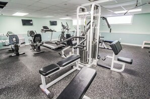 Fitness facility - Great hotel room close to beaches and activities in Yarmouth/Cape Cod (Yarmouth)