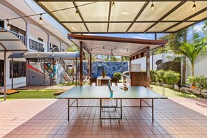 Outdoor dining - La Limonera – 10 Bdrm Boutique Villa in Jaco Beach (Jacó)