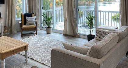 West Arm, Lake Nipissing gem/ Cozy waterfront view/ Fishing/Boating/Relaxing