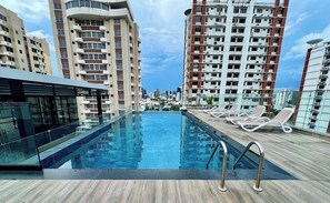 Pool - New Modern 1-Bedroom Condo in San Francisco Best Location! Rooftop Pool (Panamá)
