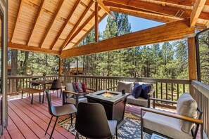 Outdoor dining - NEW! | Kachina Cabin | AC | Trail Access | Hot Tub (Flagstaff)