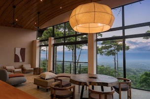 2 Bedroom Horizon View Villa Master Suite | WiFi (free), bed sheets