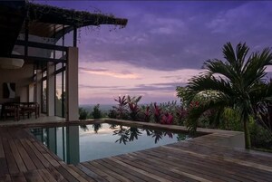 4 Bedroom Horizon View Villa | WiFi (free), bed sheets