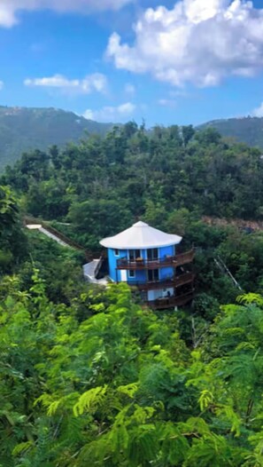 Exterior - Magical Coral Bay Suite with Stunning Ocean Views A/C close to Beaches, shops  (Coral Bay)