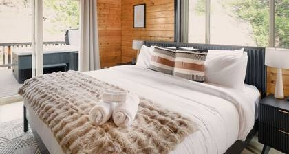 Red Rocks Gather - Hot tub, sauna, cinema & views