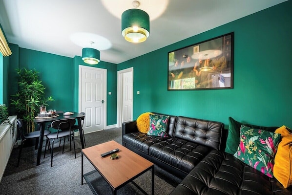 Living area - City Centre Stay Cosy House Sleeps 6 (Nottingham)