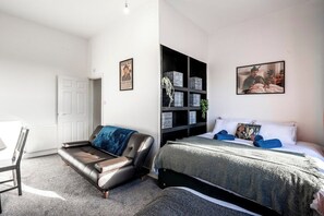Room - En-Suite Room | Super King | Easy City Access (Nottingham)