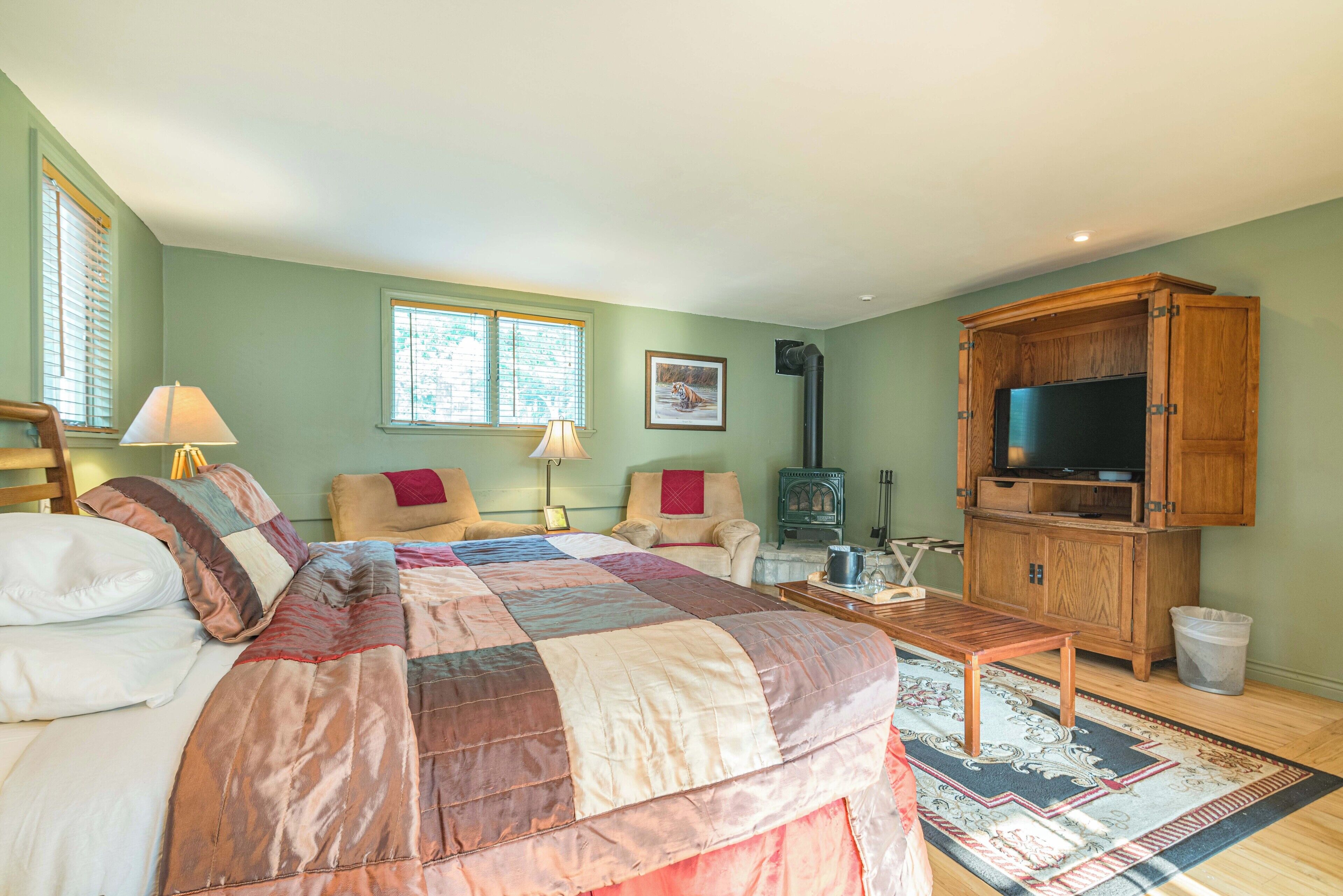 2 bedrooms, iron/ironing board, free WiFi, bed sheets