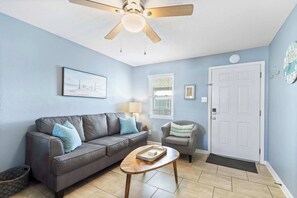 TV - Horizon 22 - Beach, Pool, Dining, Fun (Gulf Shores)