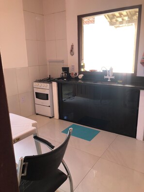 Interior - House 150 meters from the beach. (Paraty)