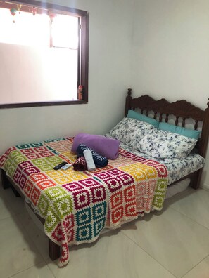 Room - House 150 meters from the beach. (Paraty)