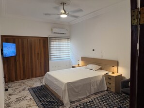 2 bedrooms, iron/ironing board, WiFi, bed sheets - Gorgeous 2-bedroom apartment with AC in Adenta Municipality (Adenta Municipality)