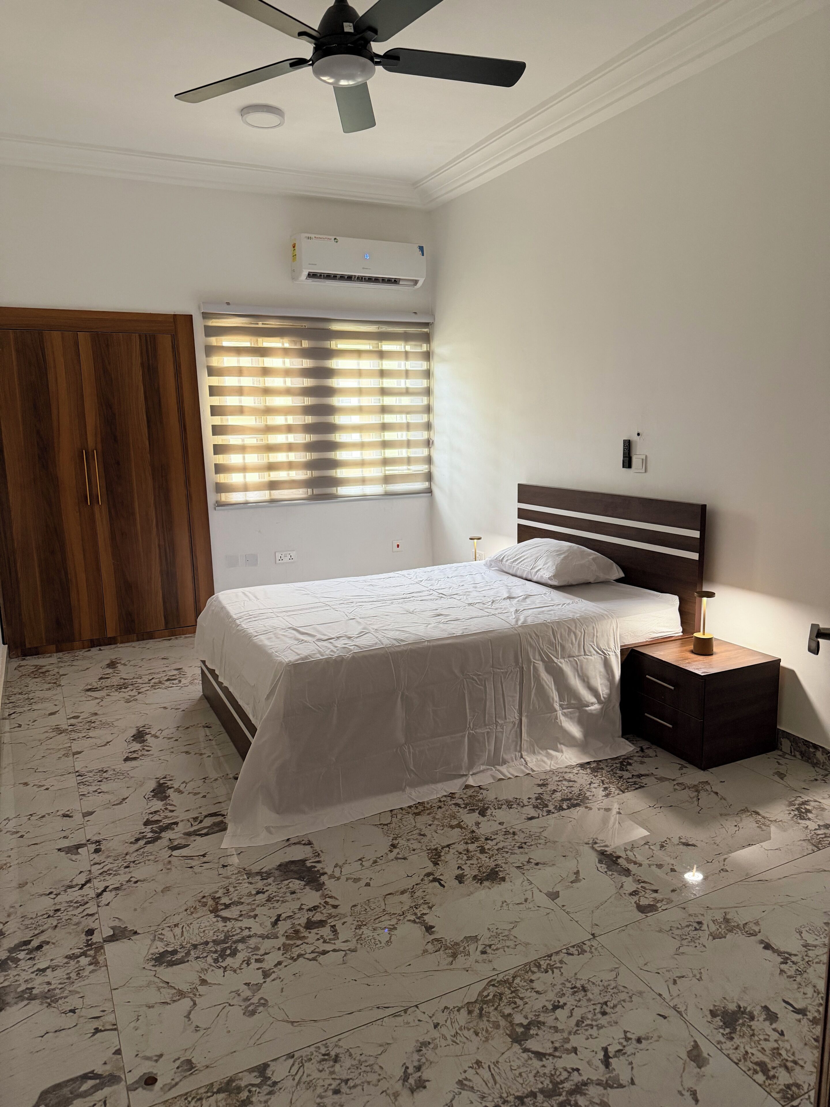 2 quartos, ferros/tábuas de passar roupa, Wi-Fi, roupa de cama