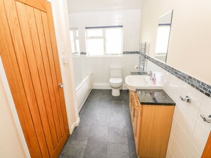 Shower - Maerdy Lodge (Haverfordwest)
