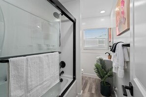 Hair dryer, towels, soap, toilet paper - Modern Pad w/ Game Room Arcade! (San Diego)