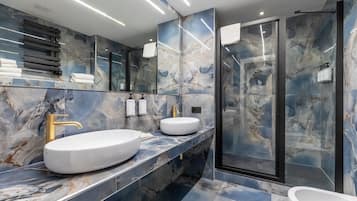Superior Double Room | Bilik Mandi | Pancuran mandi, pengering rambut, selipar, tuala disediakan