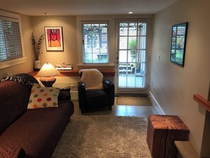 Living area - Rebekah and Malcolm's Garden Suite (Vancouver)