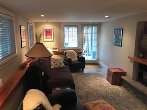 Living area - Rebekah and Malcolm's Garden Suite (Vancouver)