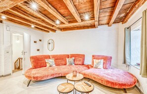 TV, table football, ping pong - Gorgeous apartment in Irrhausen with sauna (Irrhausen)