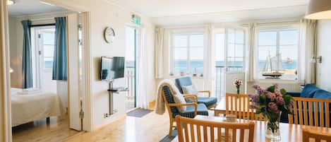 Superior Double Room, Balcony, Sea View | Interior