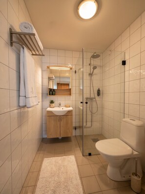 Superior-Doppelzimmer, Balkon, Meerblick | Badezimmer