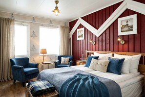 Double Room, Balcony, Courtyard View | Desk, laptop workspace, free WiFi