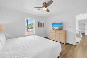 3 habitaciones, tabla de planchar con plancha y cuna de viaje