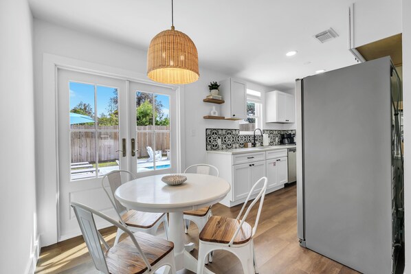 Dining - Blue Mountain Beach Gem, Pool, Bikes, Pet Friendly, Walk to Sand (Santa Rosa Beach)