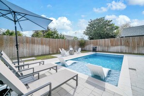 Outdoor pool - Blue Mountain Beach Gem, Pool, Bikes, Pet Friendly, Walk to Sand (Santa Rosa Beach)