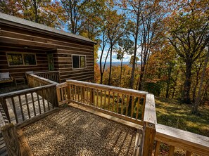 Terrace/patio - Little log cabin with long range mountain views (Blowing Rock)
