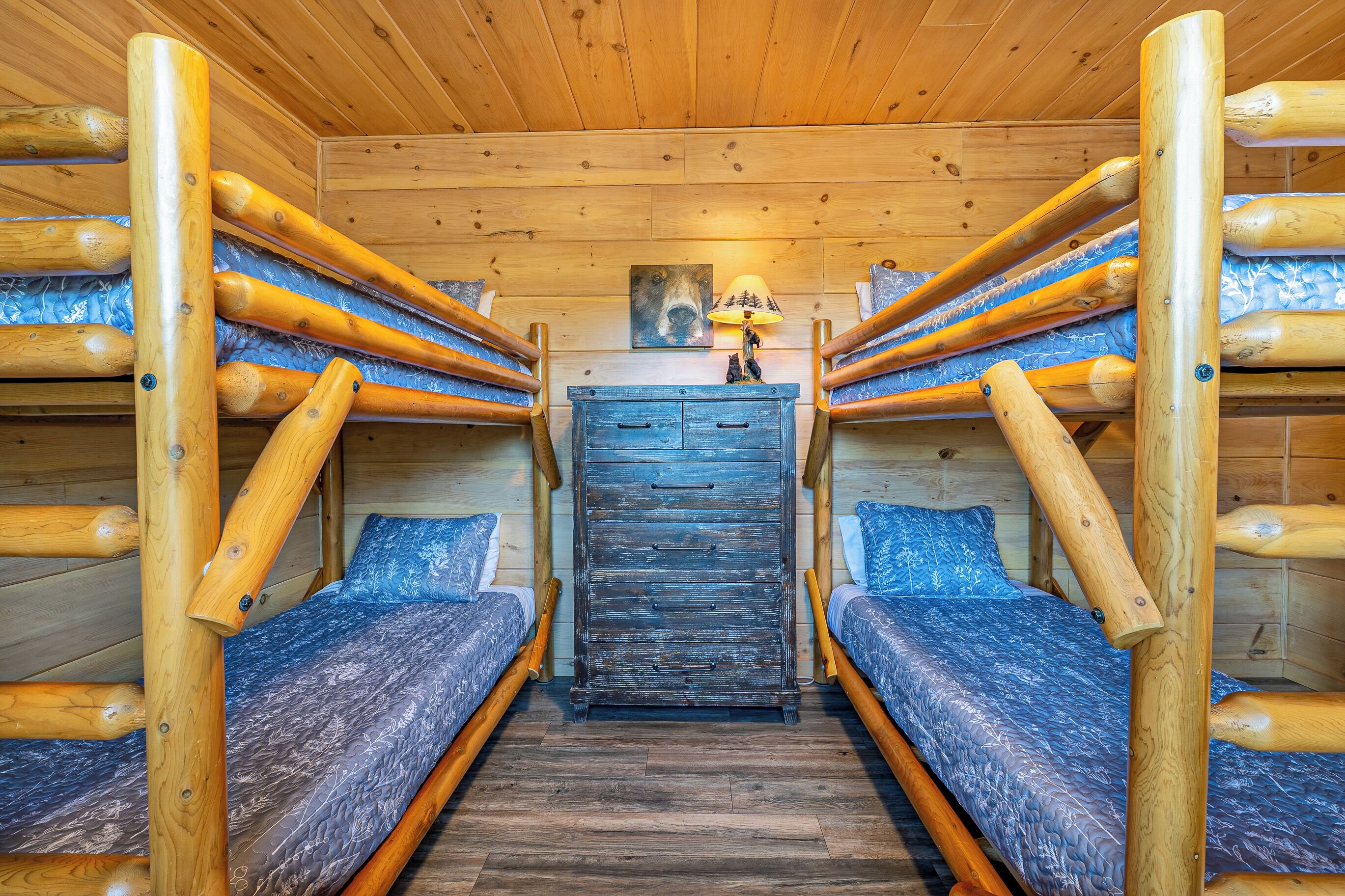 4 chambres, fer et planche à repasser, Wi-Fi, draps fournis