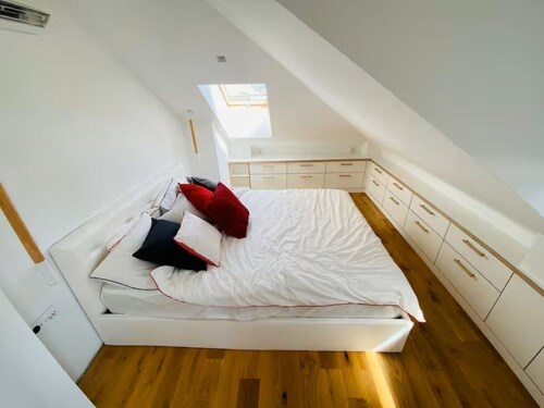 Modern 3BD Apartment in Zolynia Town Square