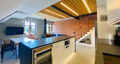 Modern 3BD Apartment in Zolynia Town Square
